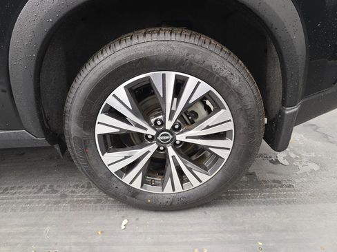 Used 2023 Nissan Rogue SV image 13