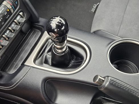 Used 2019 Ford Mustang Shelby GT350 w/ Technology Package RWD image 20