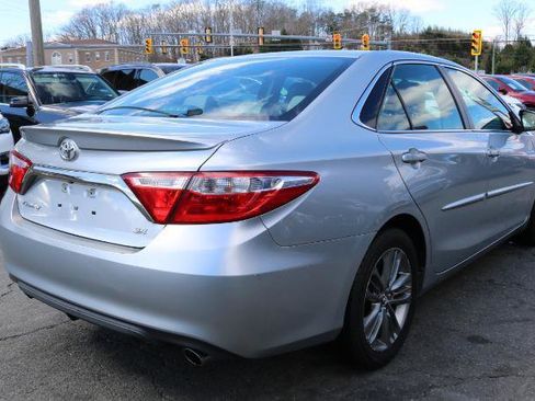 Used 2017 Toyota Camry SE w/ Protection Package (Q2) image 8