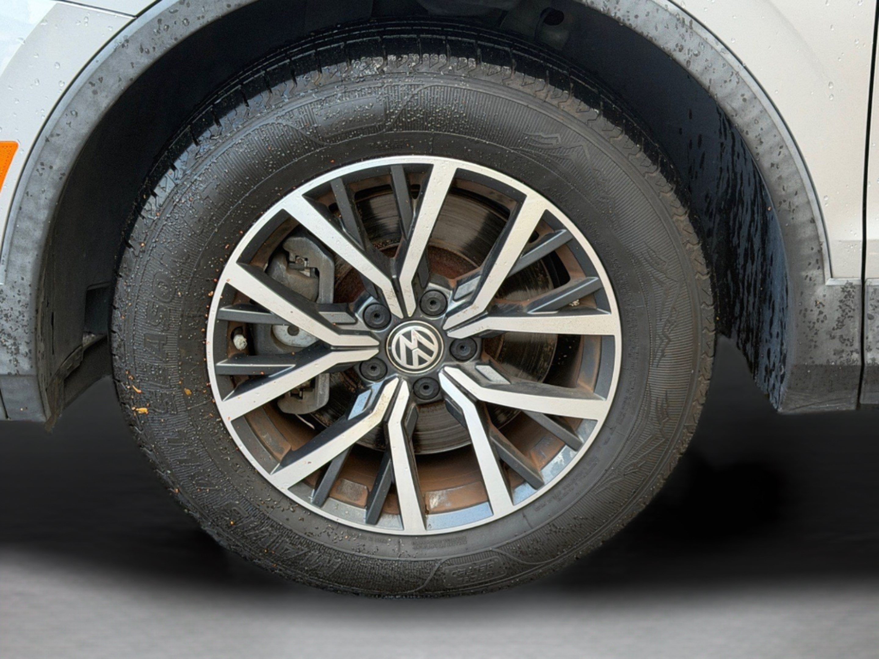 Used 2019 Volkswagen Tiguan SE FWD image 25