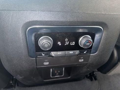 Used 2024 Chevrolet Tahoe Z71 w/ Luxury Package AWD/4WD image 20