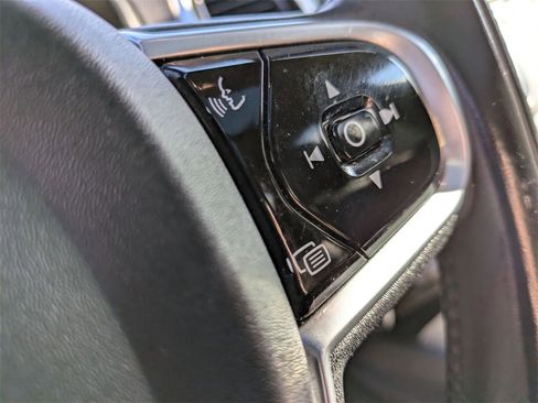 Used 2016 Volvo XC90 T8 Momentum w/ Vision Package image 18