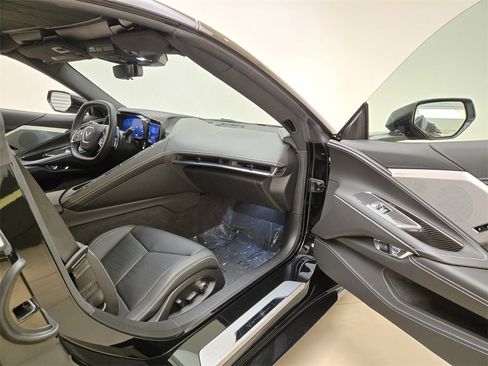 Used 2020 Chevrolet Corvette Stingray Premium Cpe w/ 3LT Preferred Equipment Group image 22