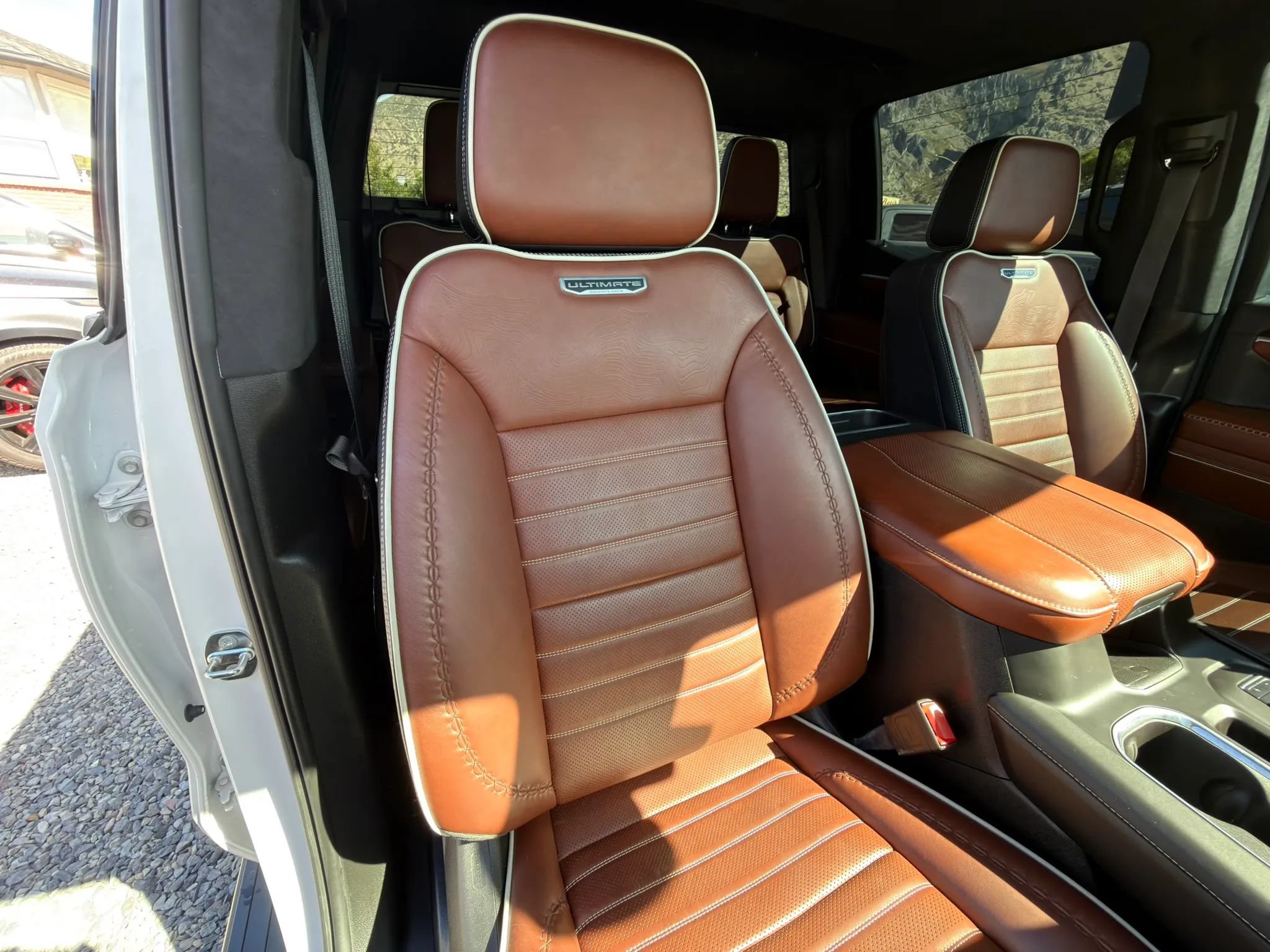 Used 2024 GMC Sierra 1500 Denali Ultimate AWD/4WD image 9