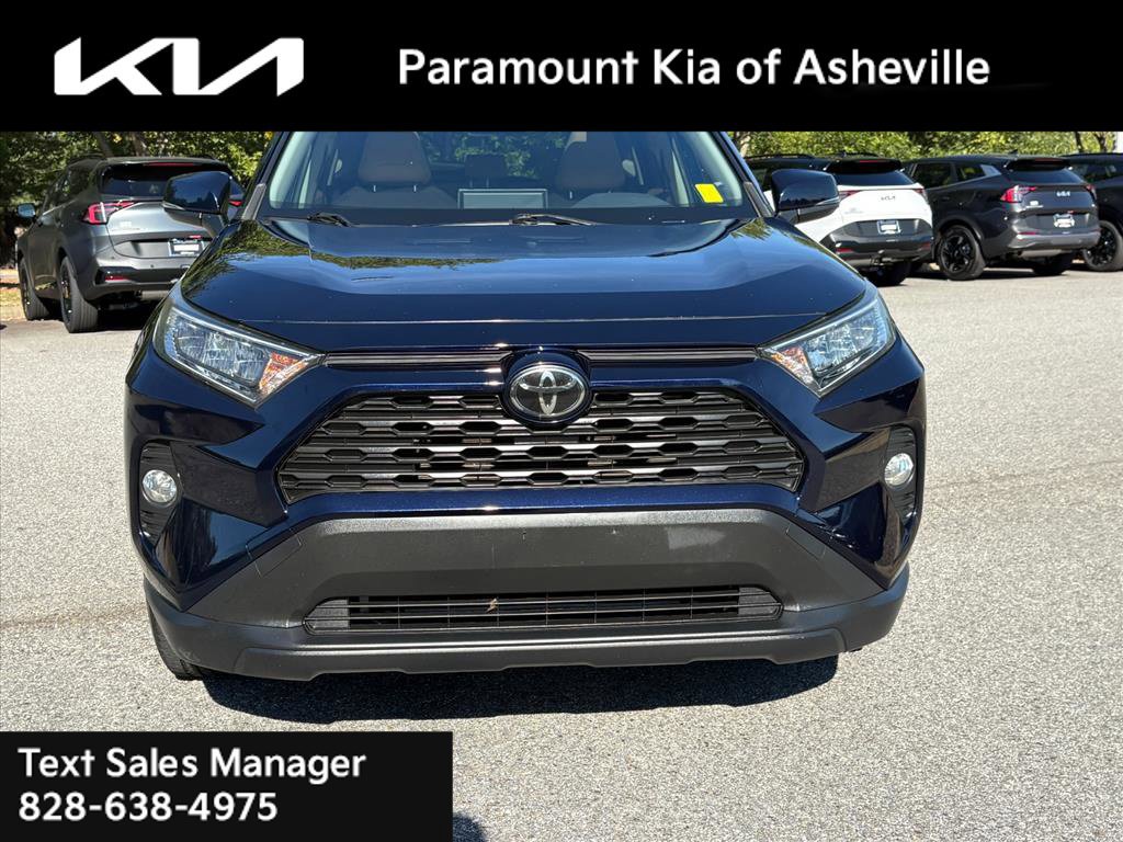 Used 2019 Toyota RAV4 XLE FWD image 2