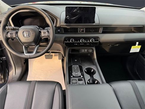 Certified 2025 Honda Pilot EX-L image 10