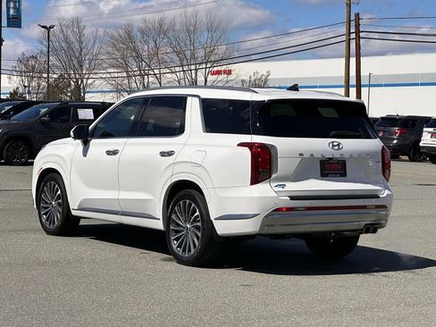 Used 2024 Hyundai Palisade Calligraphy image 3