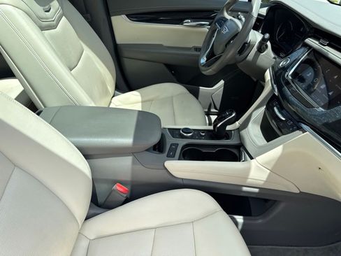 Used 2024 Cadillac XT6 Premium Luxury FWD image 29