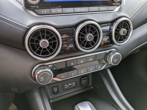 Used 2025 Nissan Sentra SV image 20