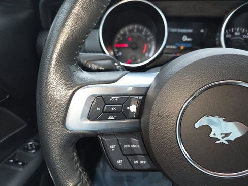 Used 2021 Ford Mustang Coupe RWD image 10