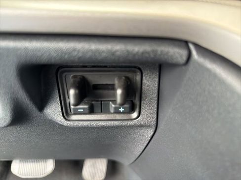 Certified 2025 Ford Expedition Active image 10