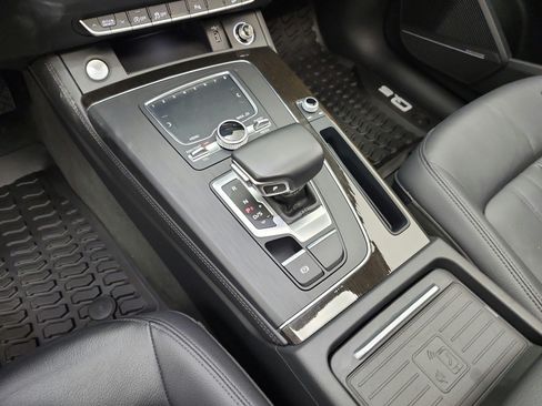Used 2020 Audi Q5 2.0T Premium Plus w/ Premium Plus Package AWD/4WD image 13