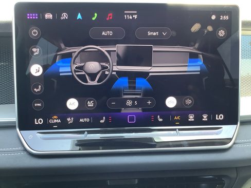 New 2025 Volkswagen Tiguan SE image 18