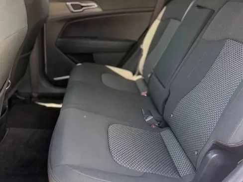 Used 2023 Kia Sportage LX AWD/4WD image 19