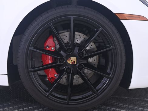 Certified 2024 Porsche 911 Targa 4S AWD/4WD image 18
