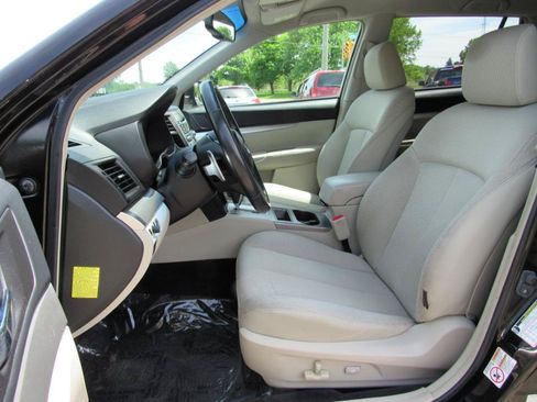 Used 2011 Subaru Outback 2.5i Premium AWD/4WD image 4