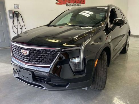 Used 2025 Cadillac XT4 Premium Luxury image 7