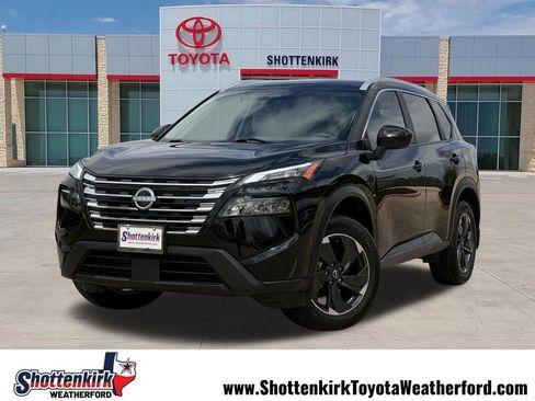 Used 2024 Nissan Rogue SV w/ SV Premium Package FWD image 1