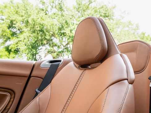 Used 2019 Aston Martin DB11 Volante RWD image 37