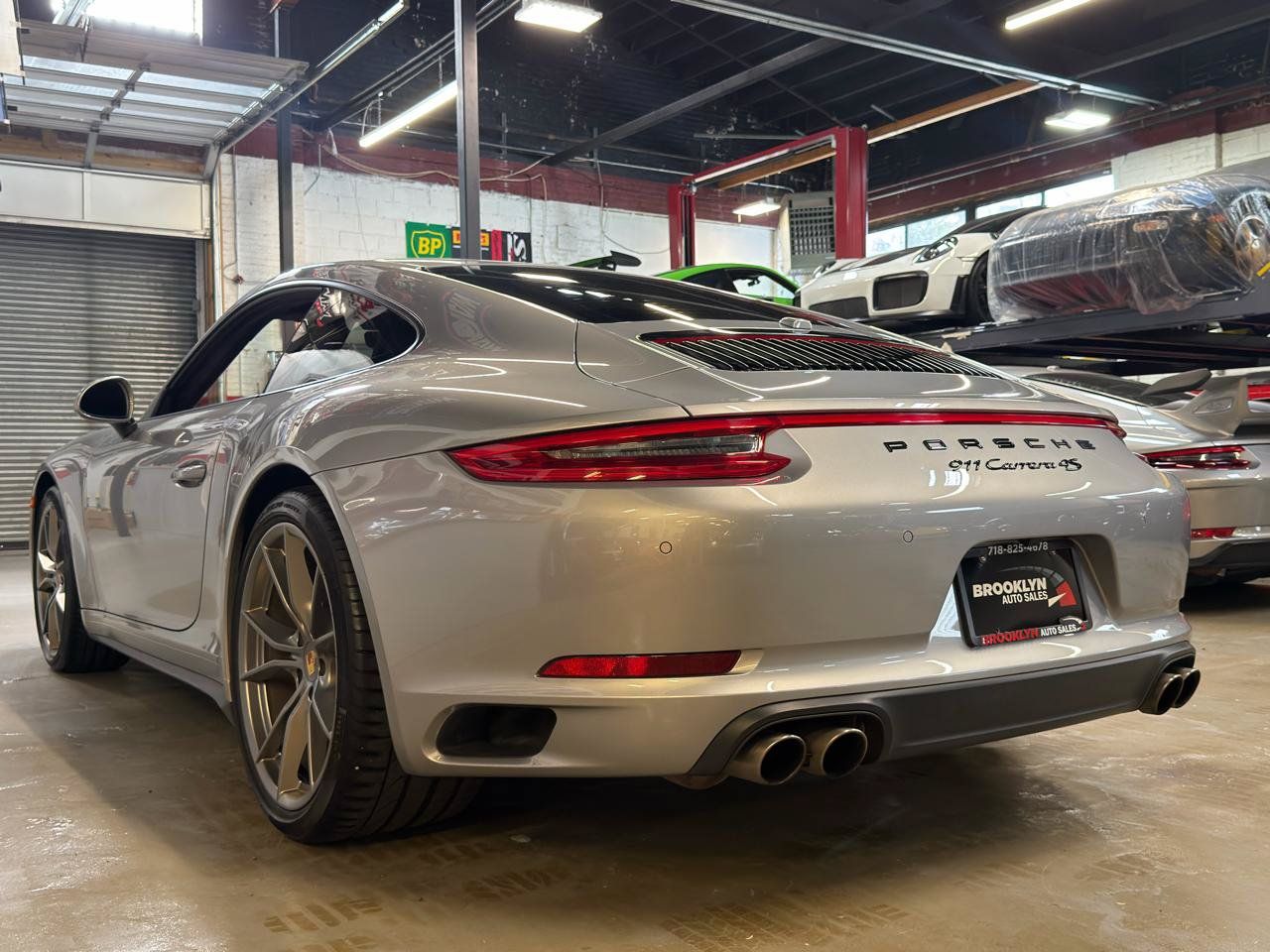 Used 2018 Porsche 911 Carrera 4S AWD/4WD image 9