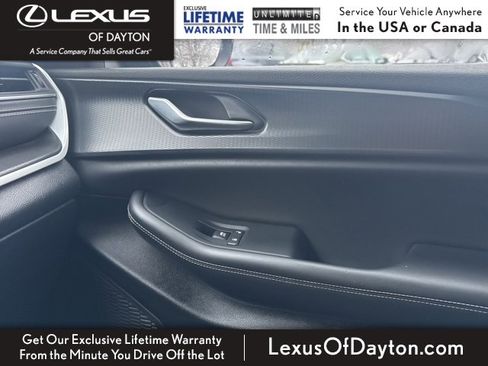 Used 2023 Jeep Grand Cherokee L Laredo image 28