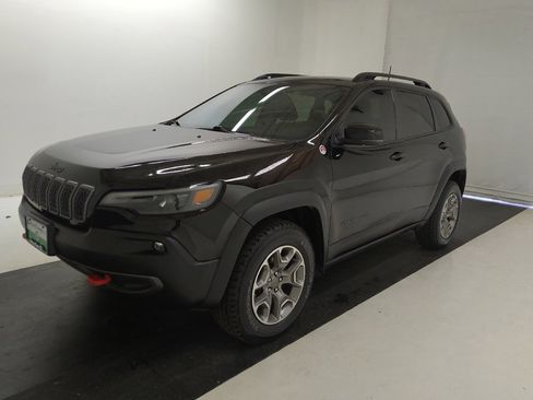 Used 2022 Jeep Cherokee Trailhawk w/ Trailer Tow Group AWD/4WD image 2