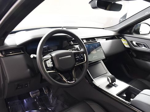 New 2026 Land Rover Range Rover Velar Dynamic SE image 12