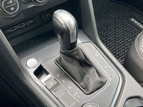 Used 2020 Volkswagen Tiguan SE w/ 3rd Row Seat Package image 19