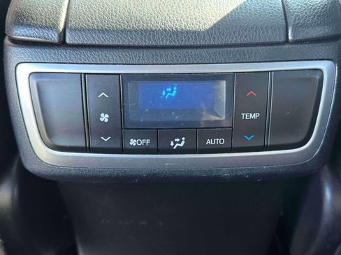 Used 2019 Toyota Highlander XLE image 13