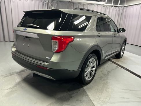 Used 2020 Ford Explorer XLT w/ Equipment Group 202A image 7