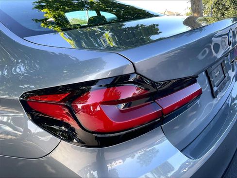 Used 2023 BMW 530e w/ Convenience Package image 31