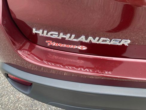 Used 2014 Toyota Highlander XLE AWD/4WD image 14