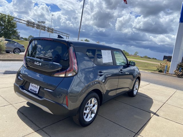 Used 2025 Kia Soul LX w/ LX Technology Package FWD image 9