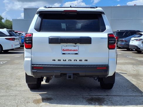 Used 2025 Toyota 4Runner SR5 RWD image 7