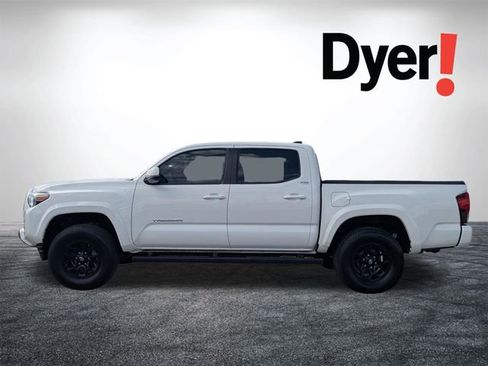 Used 2022 Toyota Tacoma SR5 w/ Technology Package RWD image 8