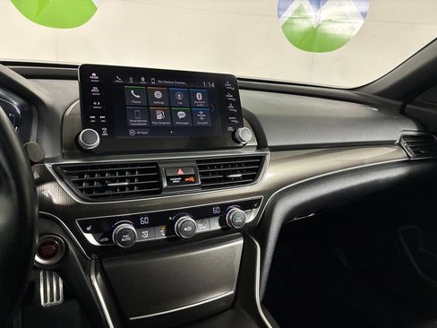 Used 2018 Honda Accord Sport image 13