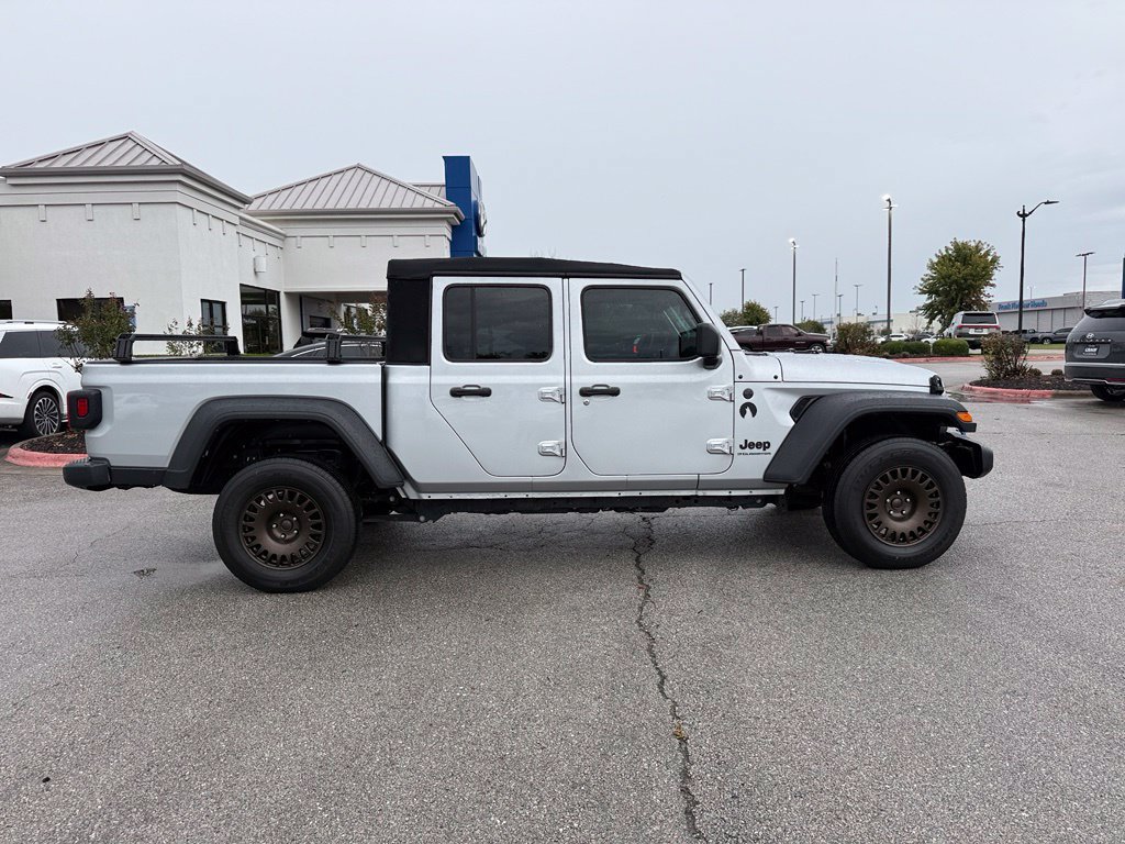 Used 2024 Jeep Gladiator Sport AWD/4WD image 8