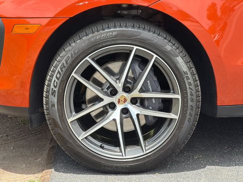 Certified 2023 Porsche Macan Turbo AWD/4WD image 30