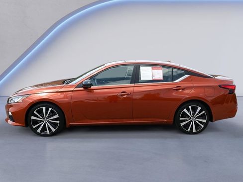 Used 2021 Nissan Altima 2.5 SR w/ SR Premium Package FWD image 3