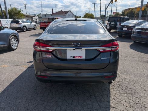 Used 2018 Ford Fusion SE image 7