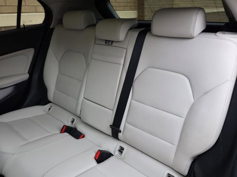 Used 2018 Mercedes-Benz GLA 250 4MATIC w/ Premium Package image 20