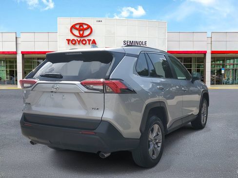 Used 2024 Toyota RAV4 XLE FWD image 3