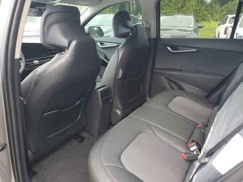 New 2025 Kia Niro Wind w/ Wind Preserve Package image 7