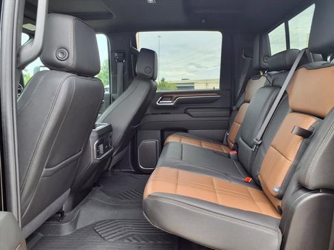 Used 2025 Chevrolet Silverado 2500 High Country w/ High Country Premium Package AWD/4WD image 14
