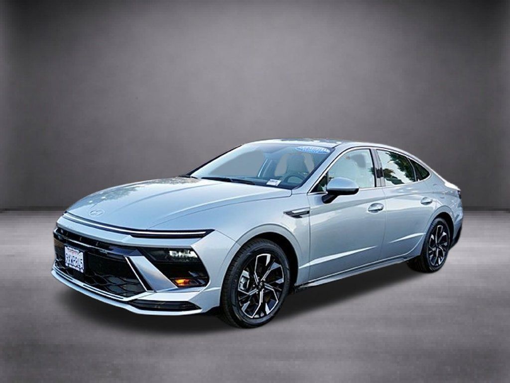 Certified 2025 Hyundai Sonata SEL FWD image 10