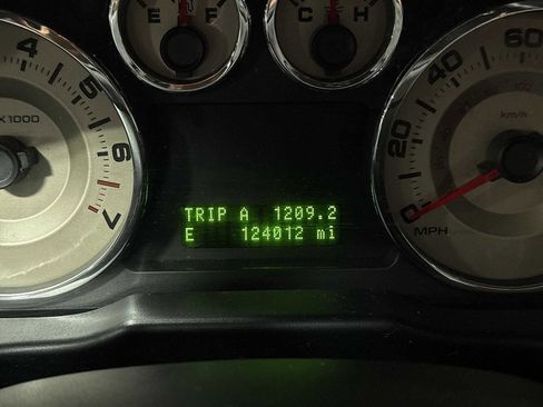 Used 2010 Ford Edge SEL image 19