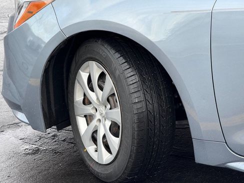 Used 2021 Toyota Corolla LE image 15