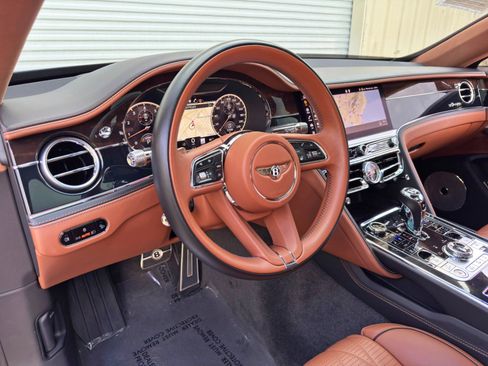 Used 2023 Bentley Flying Spur Azure AWD/4WD image 14