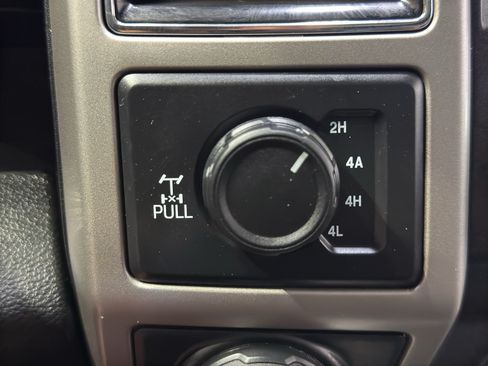 Used 2020 Ford F150 Lariat w/ Equipment Group 502A Luxury AWD/4WD image 31