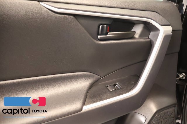 Certified 2025 Toyota RAV4 LE AWD/4WD image 29